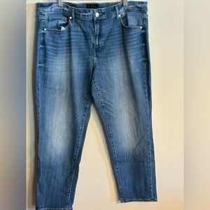 White House Black Market Mid-Rise Girlfriend Everyday Soft Jeans